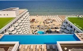 Soleil Anne Std In Infinity Pool & Spa Resort